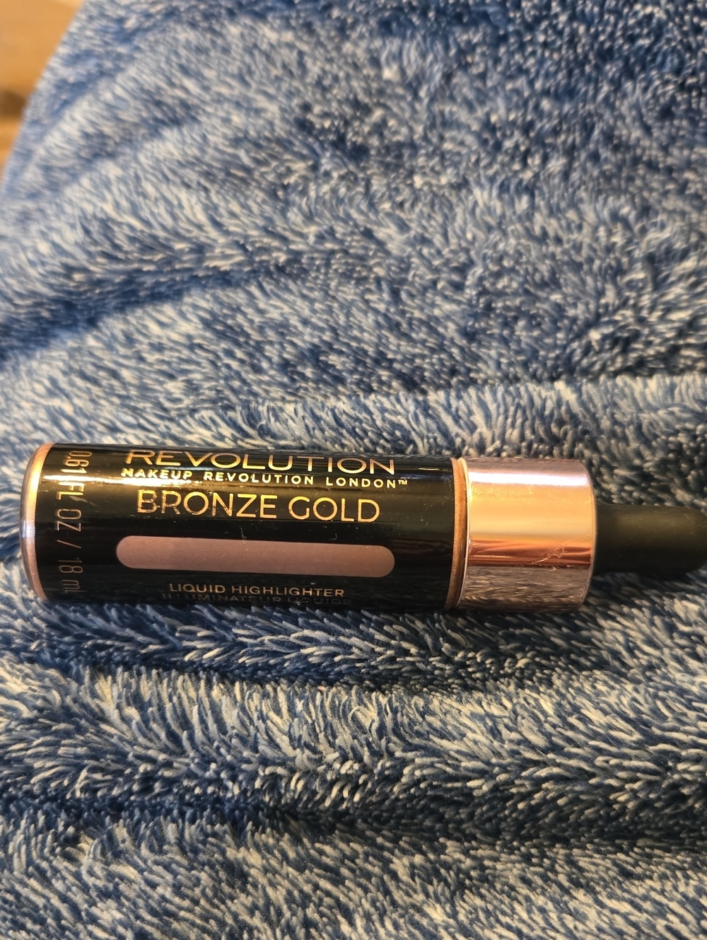 3/$10 Bundle Deals Revolution Bronze Gold Liquid Highlighter